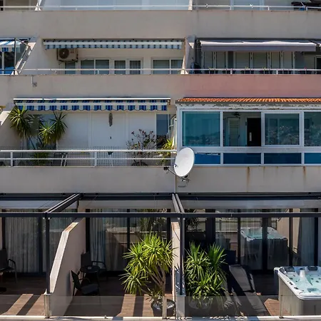 Casa de hóspedes Sea View Luxury Seven Of Nine 4*