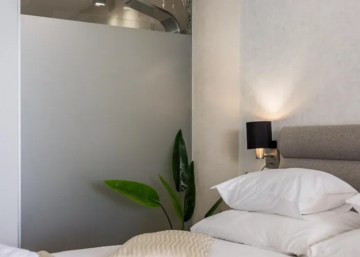 Sea View Luxury Seven Of Nine 4*