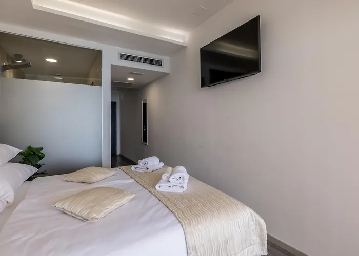 Sea View Luxury Seven Of Nine 4*