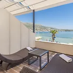 Sea View Luxury Seven Of Nine 4*
