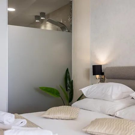 Sea View Luxury Seven Of Nine 4*