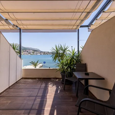 Sea View Luxury Seven Of Nine 4* Сплит