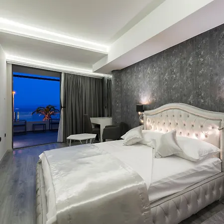 Sea View Luxury Seven Of Nine 4*