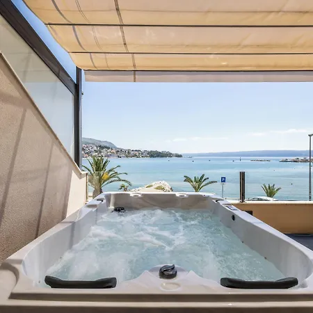 Sea View Luxury Seven Of Nine 4*