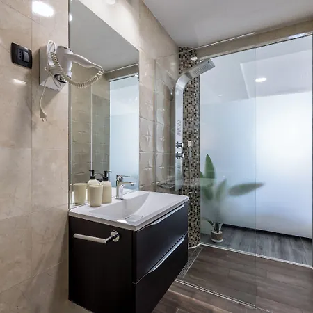 Sea View Luxury Seven Of Nine Guest house Split