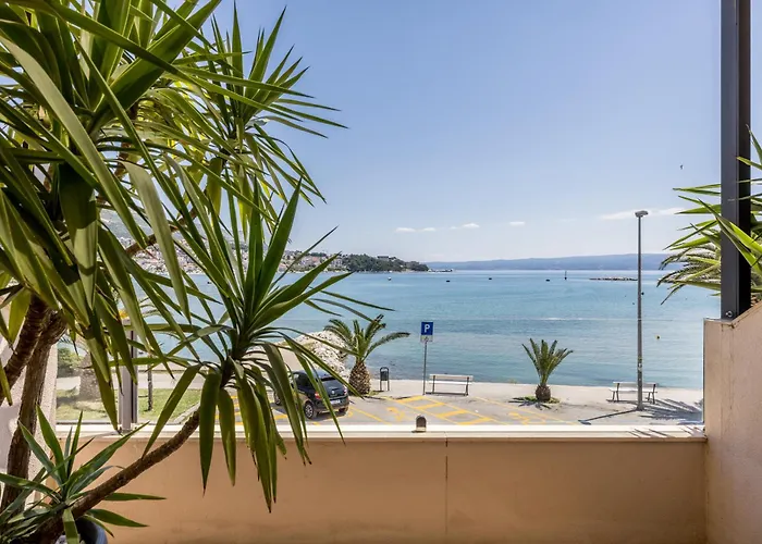 Sea View Luxury Seven Of Nine 4*