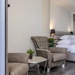 Sea View Luxury Seven Of Nine 4*