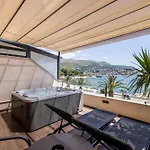 Sea View Luxury Seven Of Nine 4*
