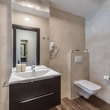 Sea View Luxury Seven Of Nine 4*