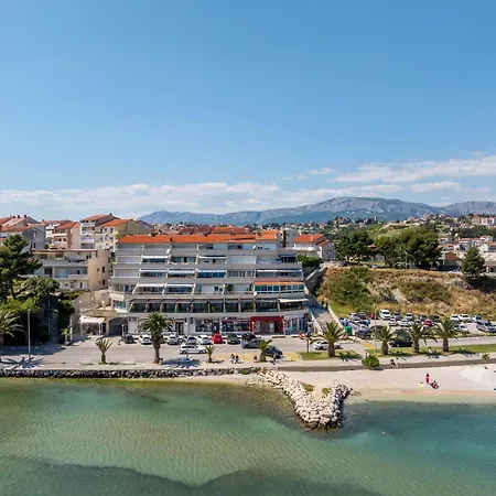 Sea View Luxury Seven Of Nine 4*