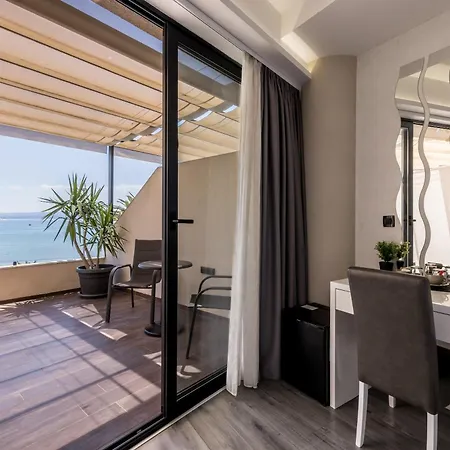 Πανσιόν Sea View Luxury Seven Of Nine 4*