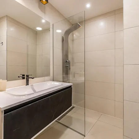 Sea View Luxury Seven Of Nine Guest house 4*